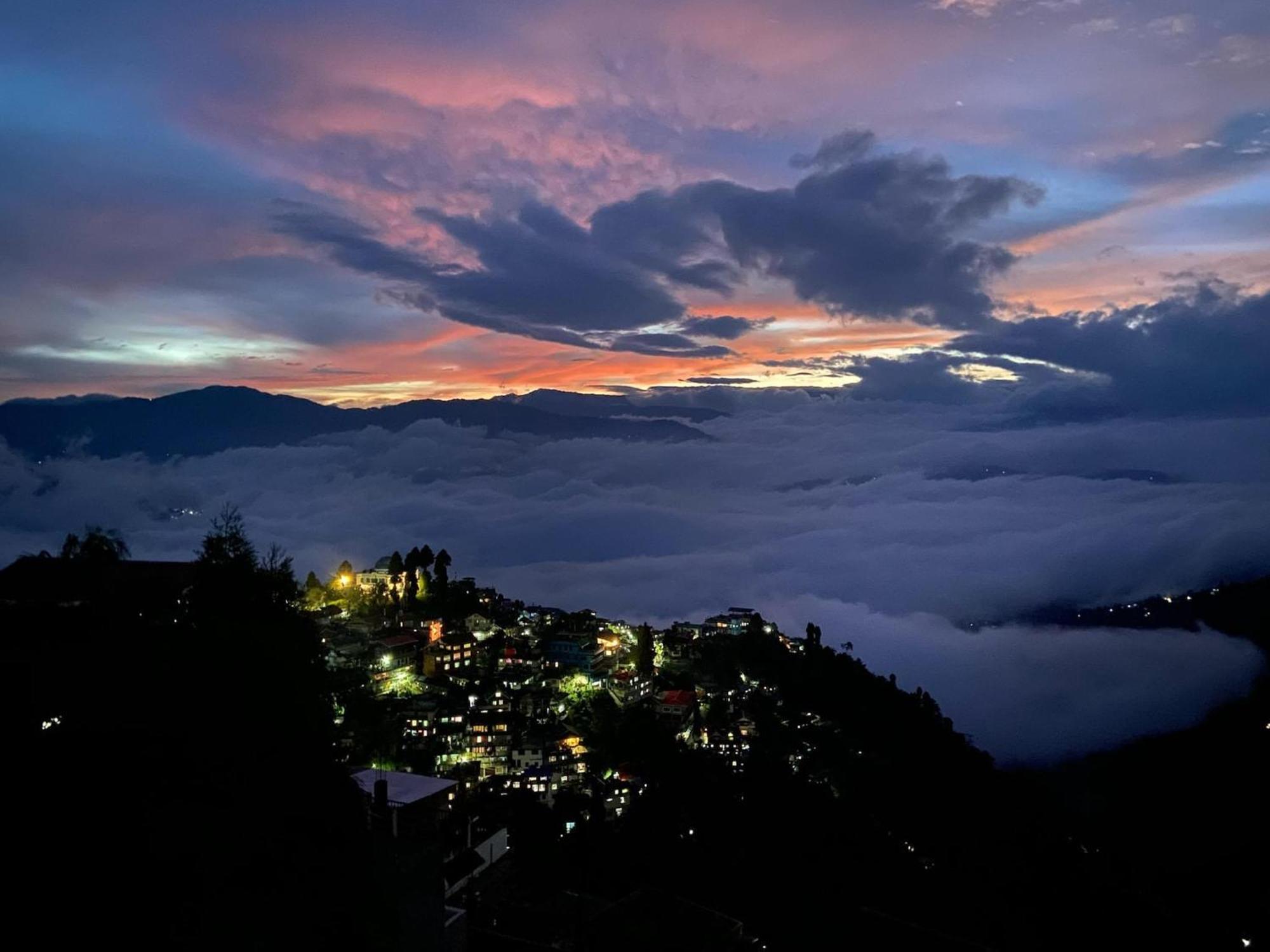 Norbu'S Homestay ดาร์จีลิง ภายนอก รูปภาพ